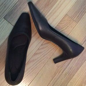 Liz Baker Brown Leather Heels